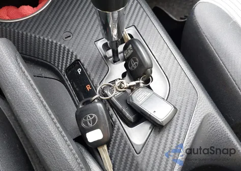 2014 Toyota Rav4 Le z USA, uszkodzony, nr VIN JTMBFREV2ED061687